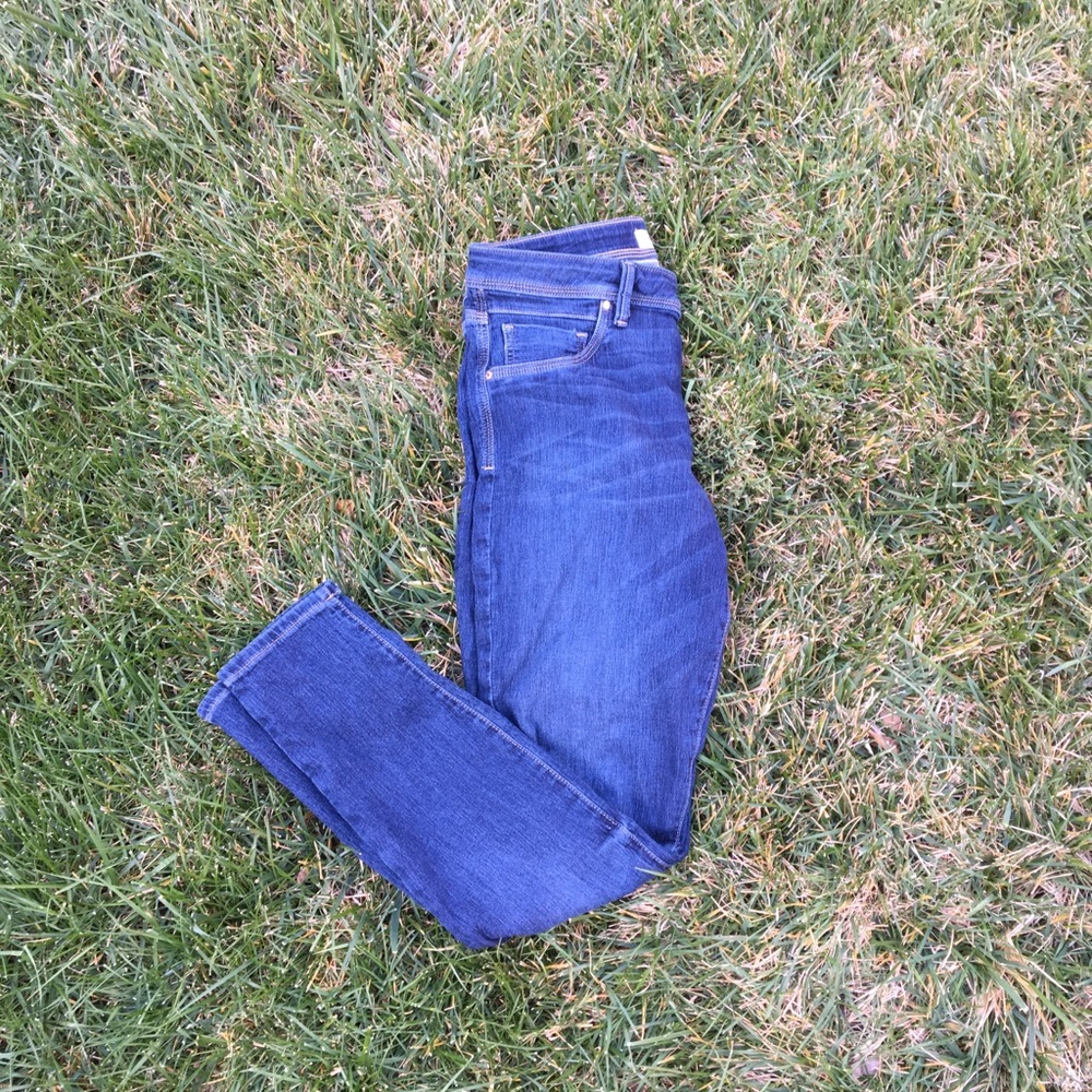 Guess mid-rise skinny jeans